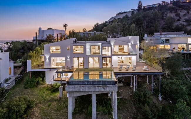 Building Photo - 7567 Hermes Dr