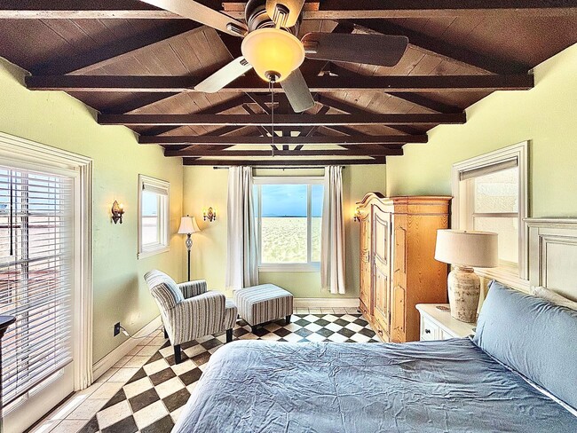 Building Photo - 1205O | Spanish Beach Bungalow Retreat | M...