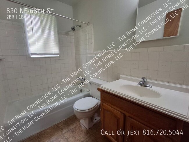 Building Photo - 830 NE 68th St