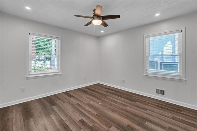 Building Photo - 2851 Forrest Hills Dr SW