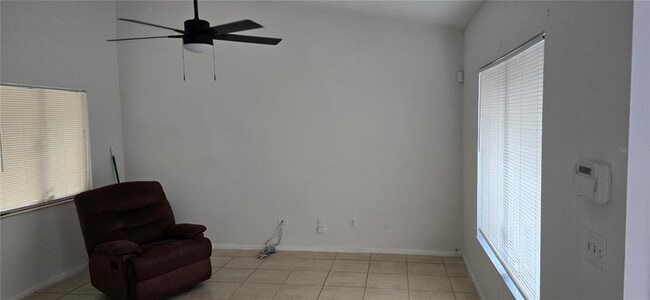 Building Photo - 2237 Greenview Cir