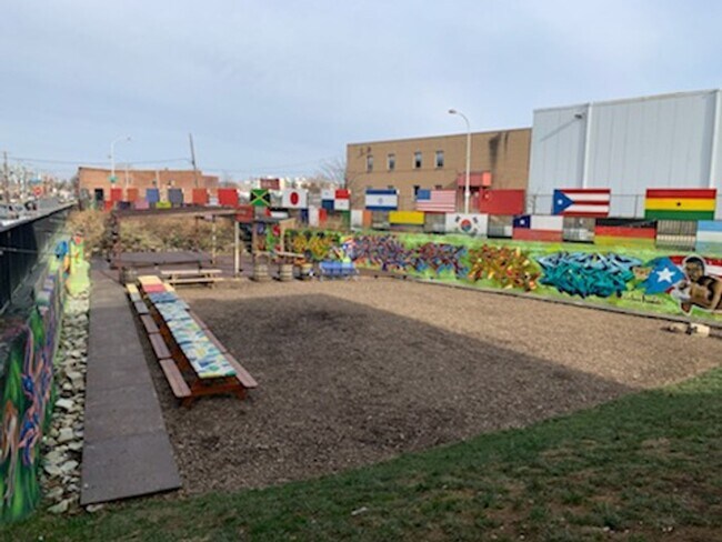 Building Photo - 1710 N 5th St