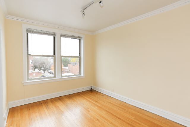 Building Photo - 563 W Aldine Ave