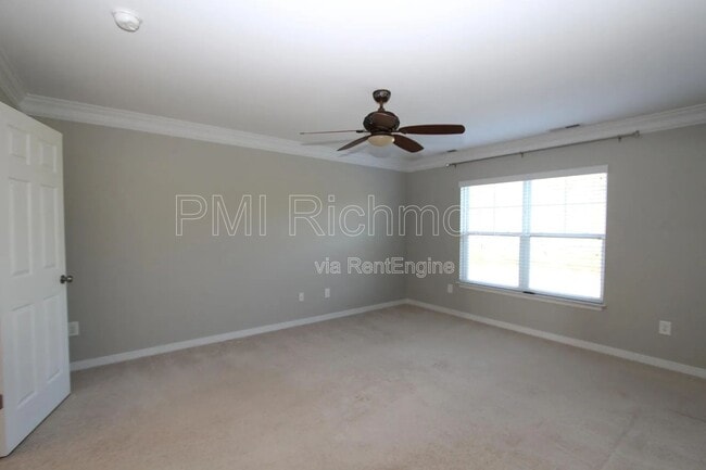 Building Photo - 637 Abbey Village Cir