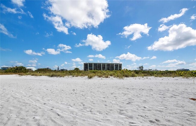 Building Photo - 420 Beach Rd