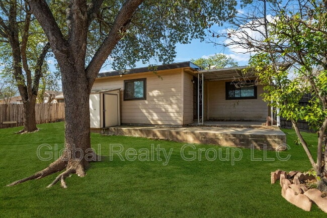 Building Photo - 4022 Ramsgate St