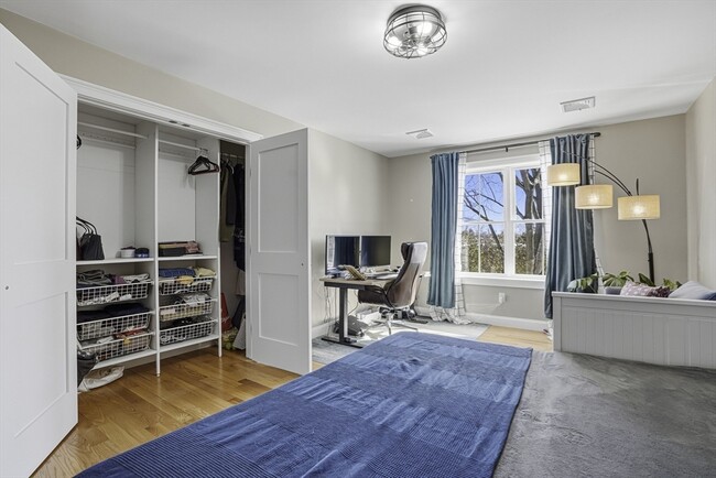 Building Photo - 279 W Central St