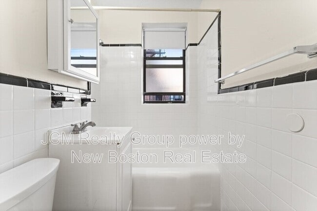 Building Photo - 11 Victory Rd