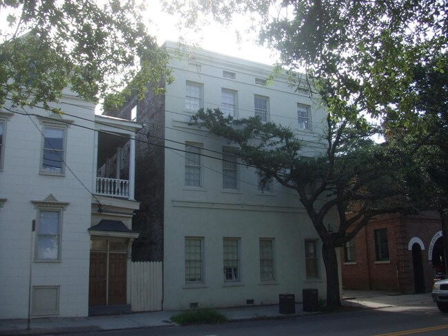 Building Photo - 266 Meeting St