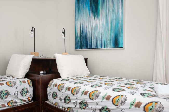 Building Photo - 301 Burma St