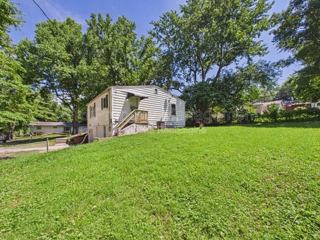 Building Photo - 6607 NE 49th St
