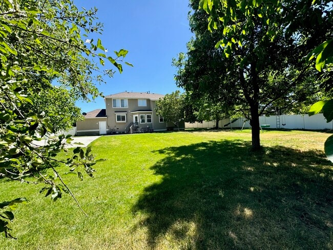 Building Photo - 873 E 2900 N