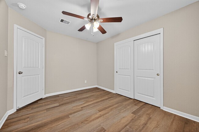 Building Photo - 5530 Casa Calvet Dr