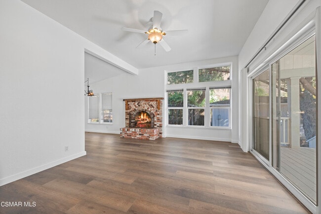 Building Photo - 1057 E La Loma Ave