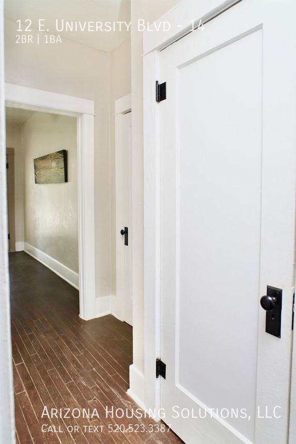 Building Photo - 12 E University Blvd