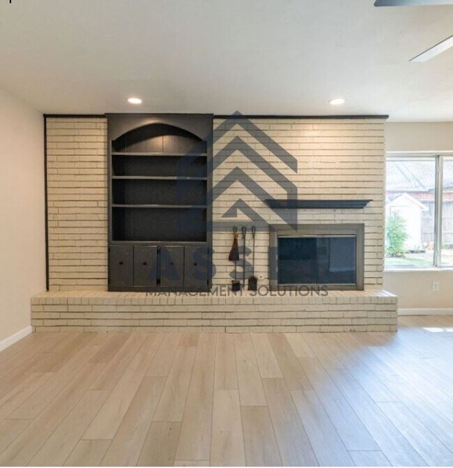 Building Photo - 801 Cogswell Cir