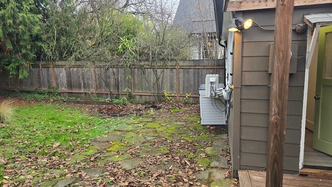 Building Photo - Charming 2 Bed, 1 Bath Home for Rent!