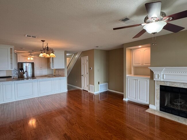 Building Photo - 806 Regatta Dr