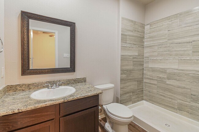 Building Photo - 15633 Sycamore Dr