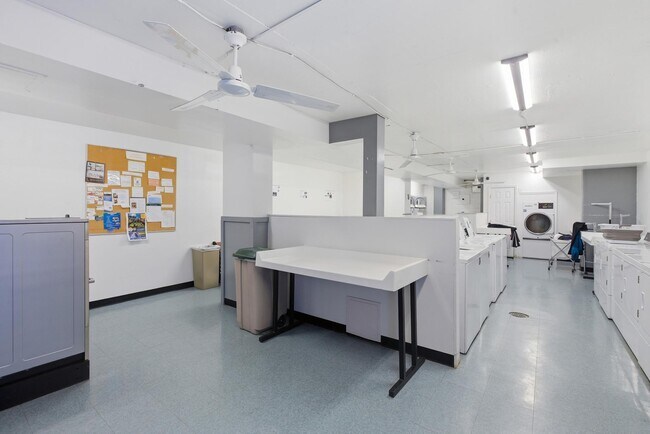 Building Photo - 4000 Tunlaw Rd NW