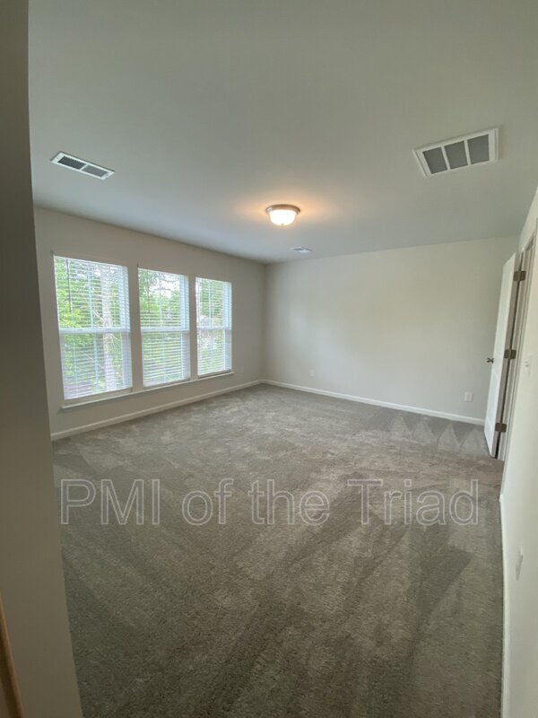 Building Photo - 3005 Mackay Pointe Ln