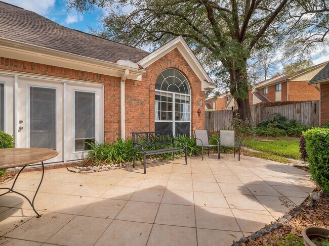 Building Photo - 4012 Dutchess Ct