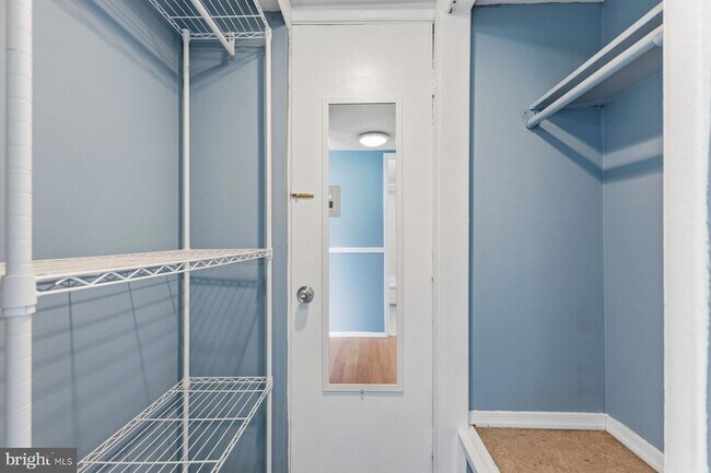 Building Photo - 4903 Americana Dr