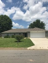 Building Photo - 1203 SE 22nd St