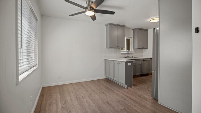 Building Photo - Charming 2 bedroom 1 bath!