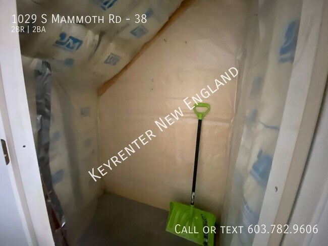 Building Photo - 1029 S Mammoth Rd