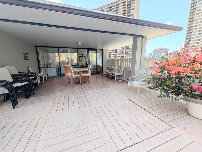 Building Photo - 425 Ena Rd