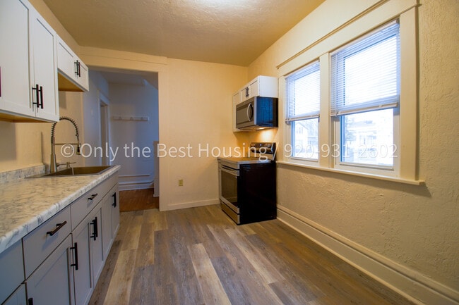 Building Photo - 846 Franklin St