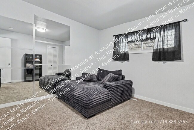 Building Photo - 152 Rose Dr