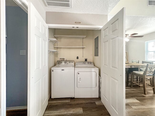 Building Photo - 81 Santar Loop