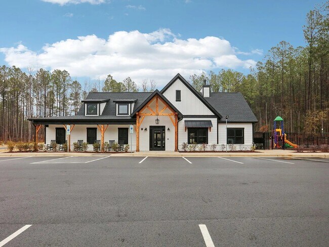 Building Photo - 799 Red River Dr