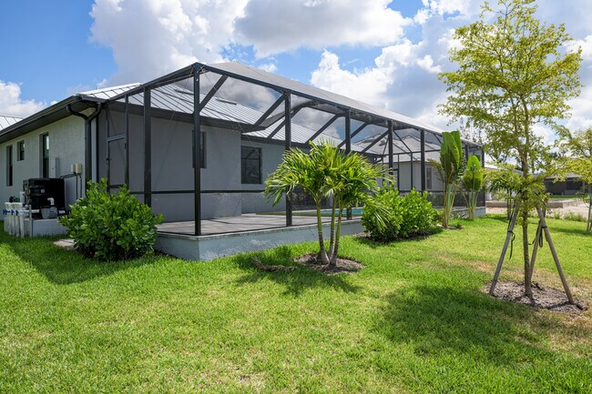 Building Photo - 3432 SW 8th St