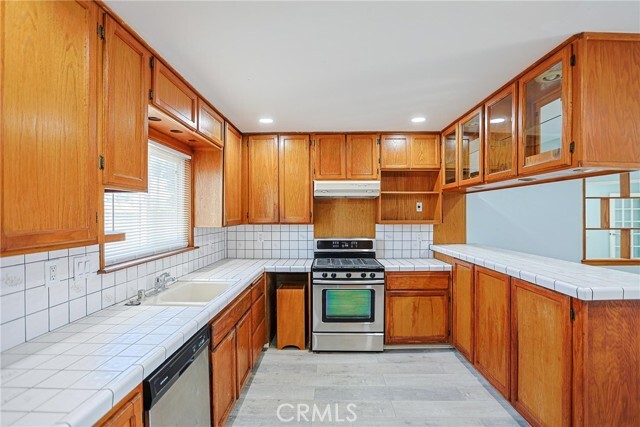 Building Photo - 17530 Chestnut St
