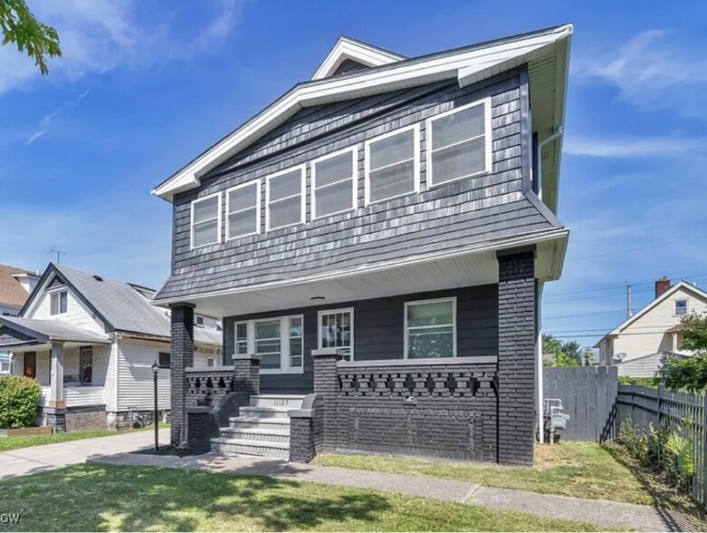 Primary Photo - 11125 Melba Ave