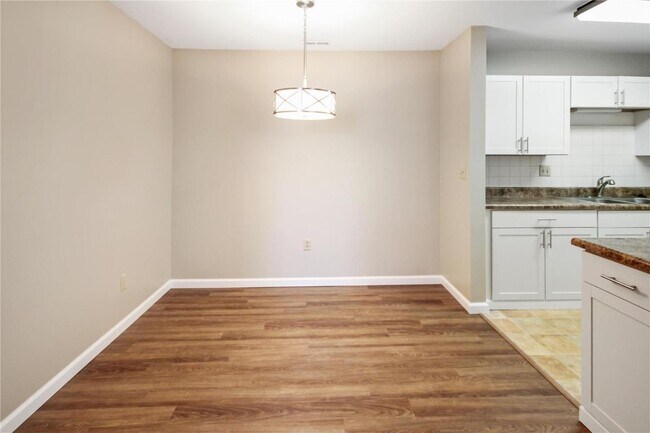 Building Photo - 17048 Sandalwood Creek Dr