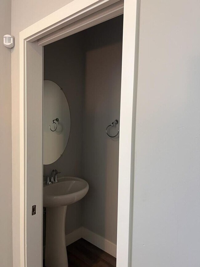 Building Photo - 1010 Mud Pie Ln