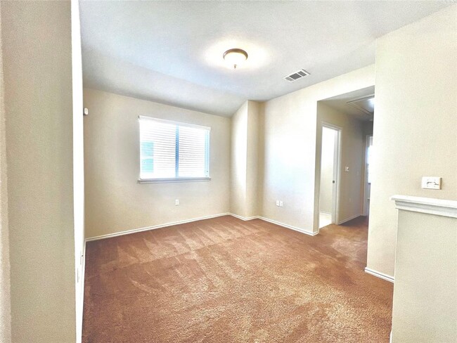 Building Photo - 9336 Hunter Ln