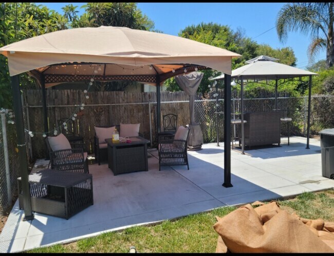 Building Photo - 7823 S Denker Ave