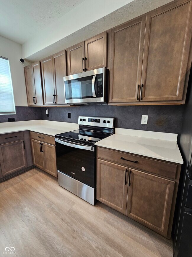 Building Photo - 1728 Blenker Dr