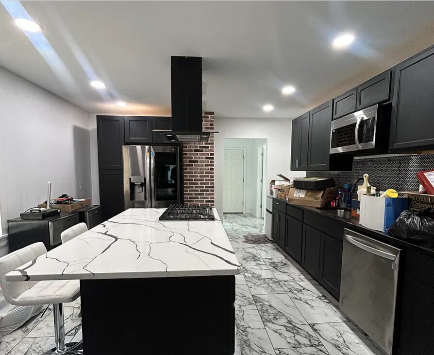 Building Photo - 94 Walnut St