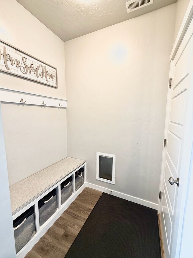Building Photo - Stunning Nampa Home with RV Parking!