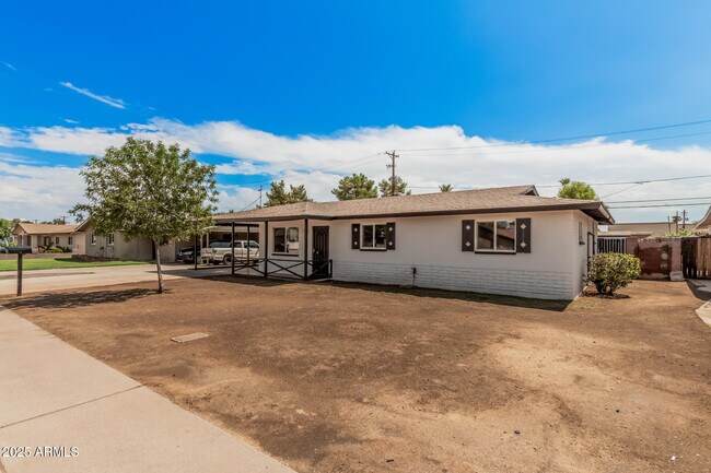 Building Photo - 3419 W Glenn Dr