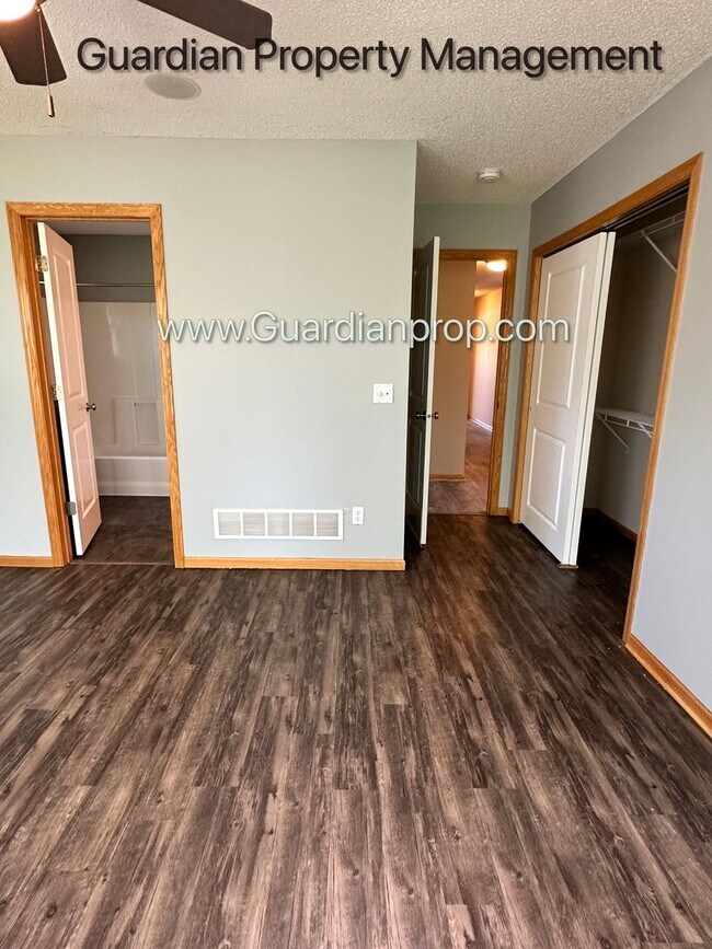 Building Photo - Brooklyn Park Single Family Home, Dishwash...