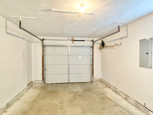 Building Photo - 145 Bridle Ln