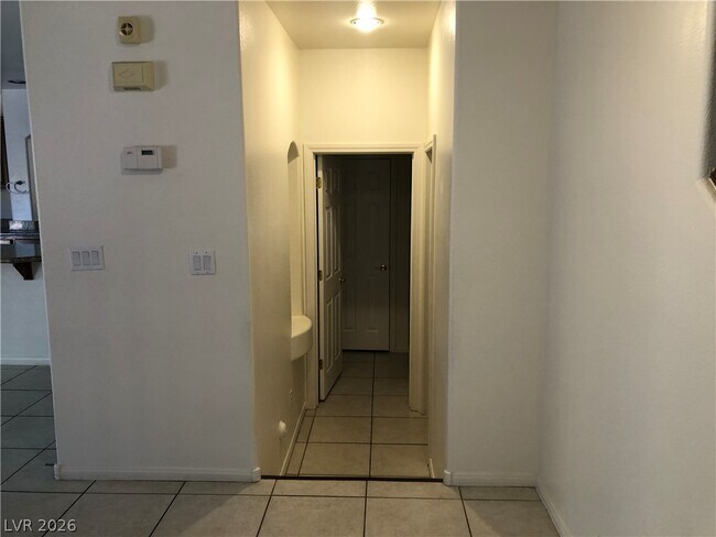 Building Photo - 10990 Calcedonian St