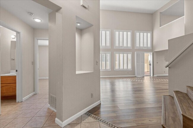 Building Photo - Fabulous Home!